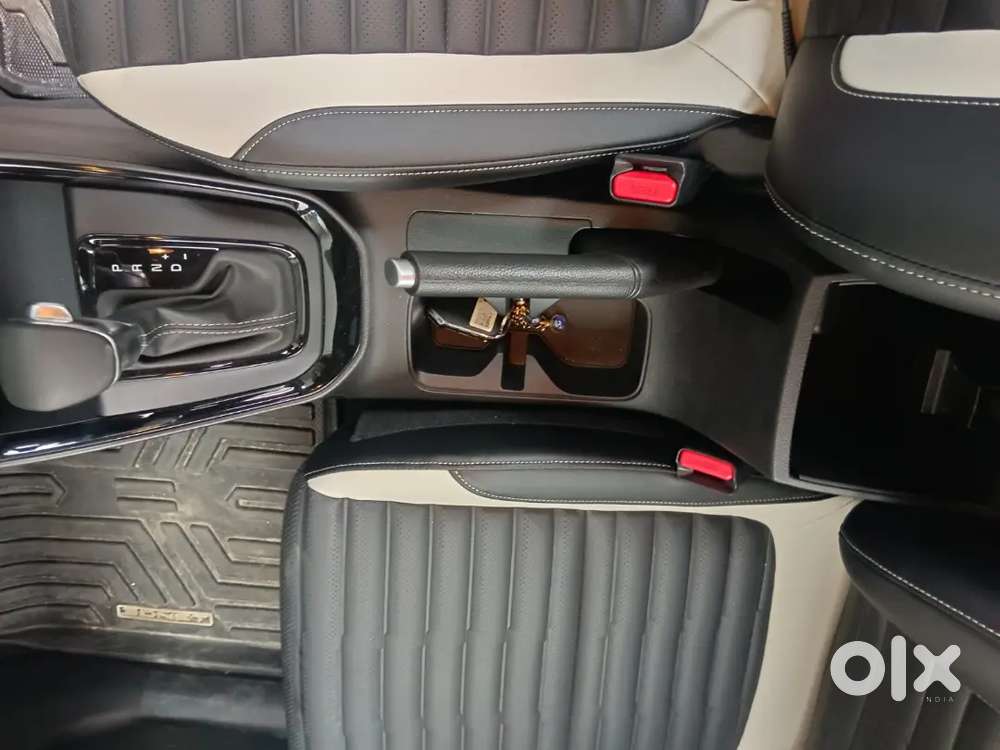 Kia Sonet 2025 Petrol 3853 Km Driven