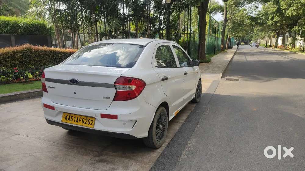 Ford Aspire Titatinium Blu 2020