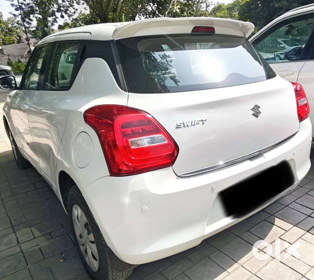 Maruti Suzuki Swift Vxi Ags, 2018, Petrol