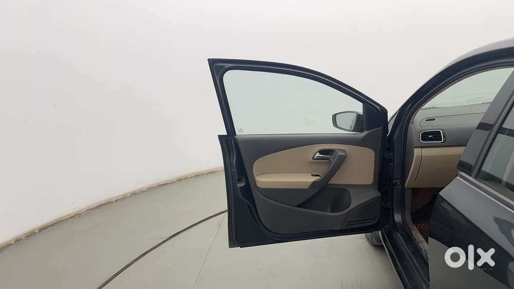 Volkswagen Vento 1.2l Tsi Highline Plus At Petrol, 2017, Petrol