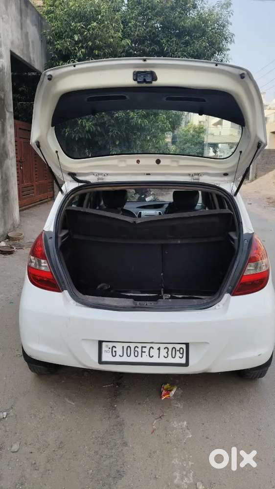 Hyundai I20 Sportz 2012 Diesel Owner-2