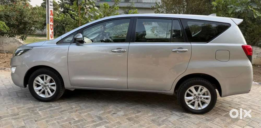 Toyota Innova Crysta 2.4 V 7 Str, 2017, Diesel