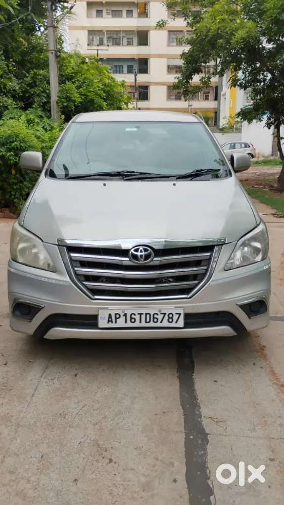 Toyota Innova 2013  Quter Tax
