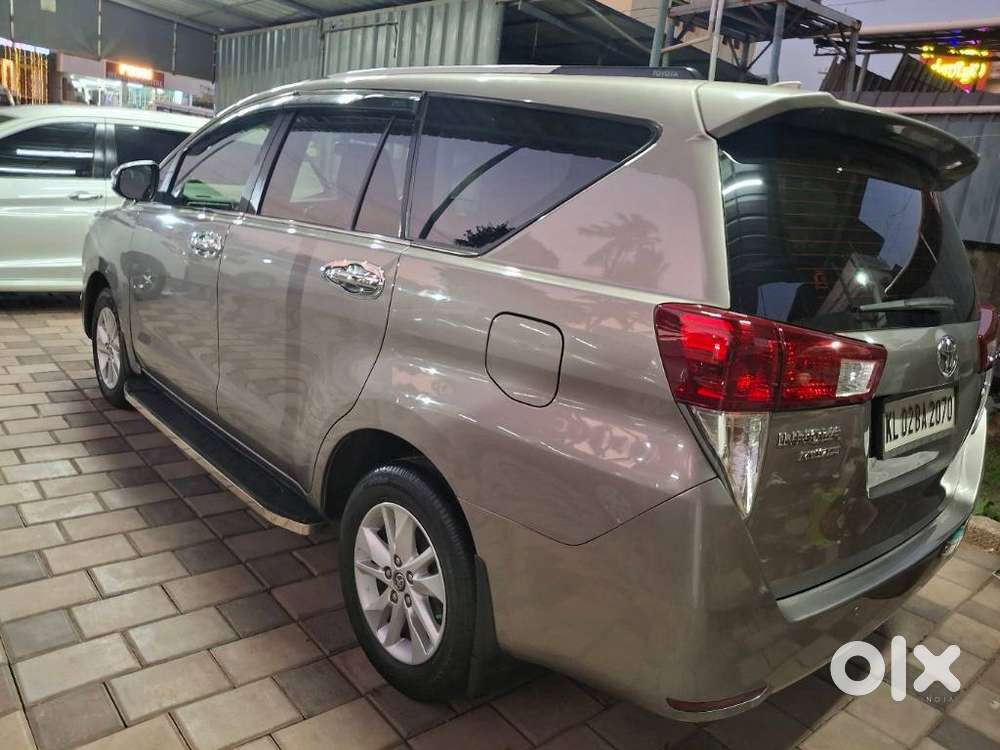 Toyota Innova Crysta 2.8 Z, 2017