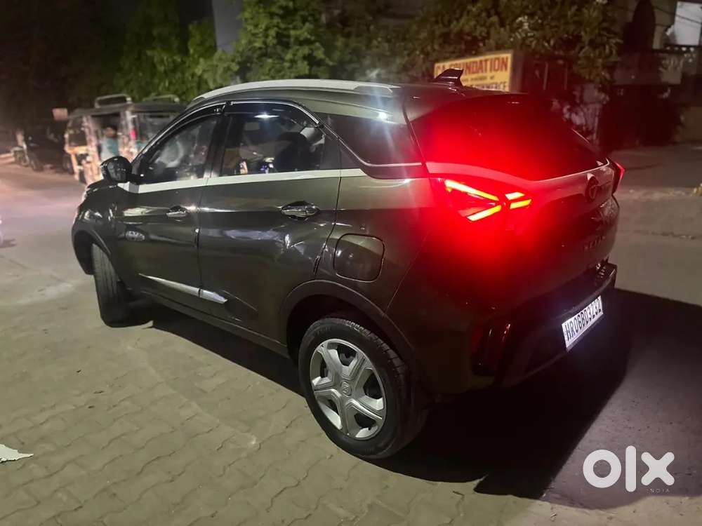 Tata Nexon 1.2 Revotron 2023 Sunroof Edition