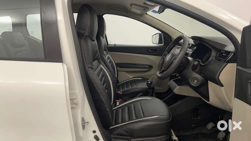 Renault Triber Rxt, 2022, Petrol