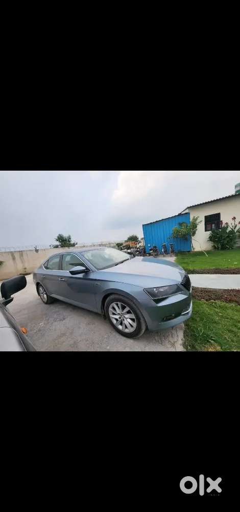 Skoda Superb 2017 Petrol 65000 Km Driven