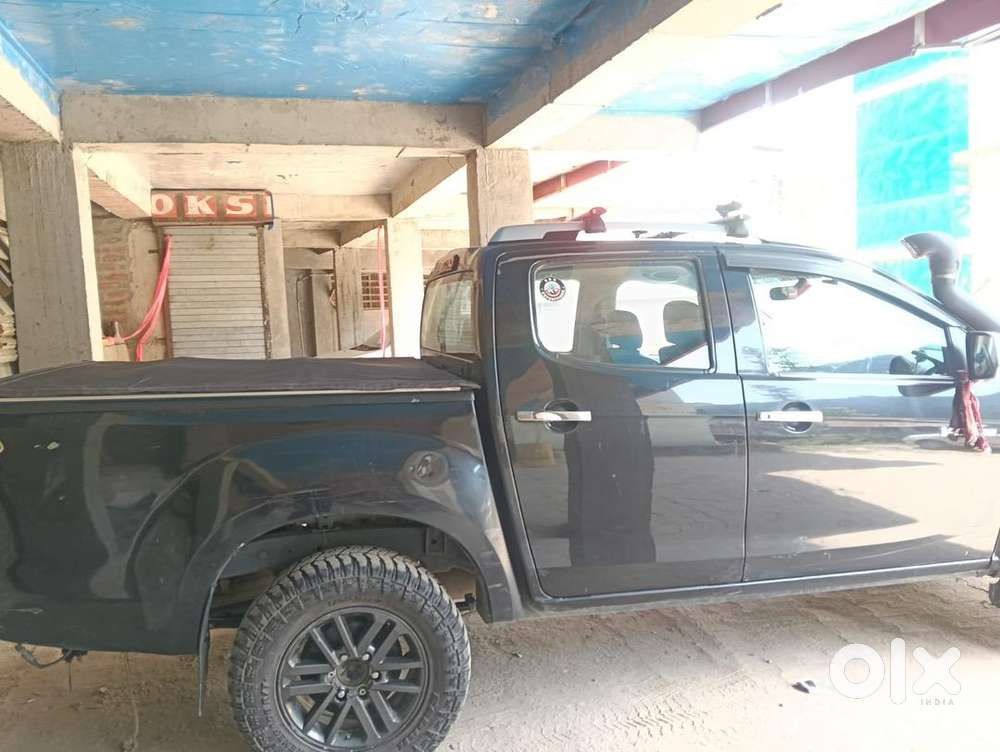 Isuzu V-cross High 2018 Diesel Mint Condition