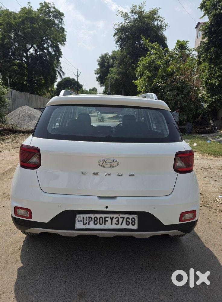 Hyundai Venue 1.2 S (o), 2021, Petrol