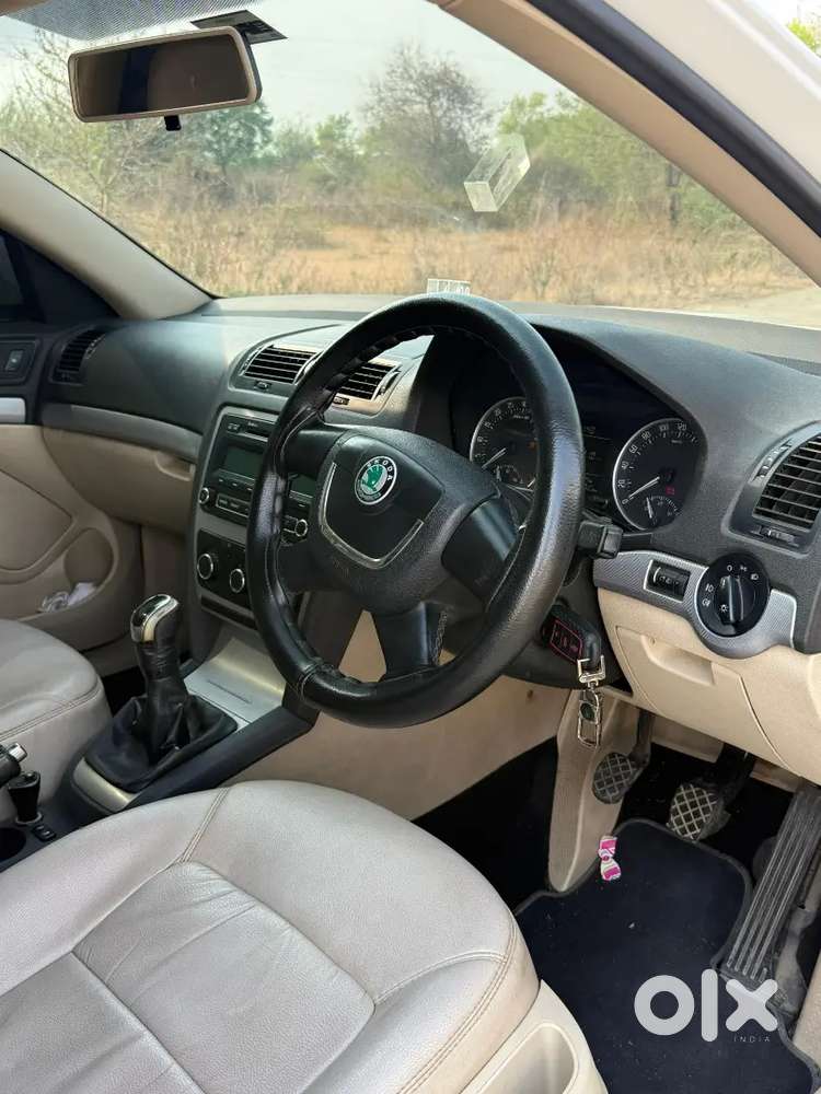 Skoda Laura 2013 Diesel 98000 Km Driven