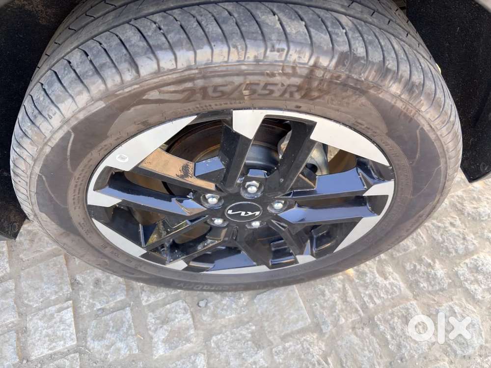 Kia Carens Clavis, 2025, Petrol