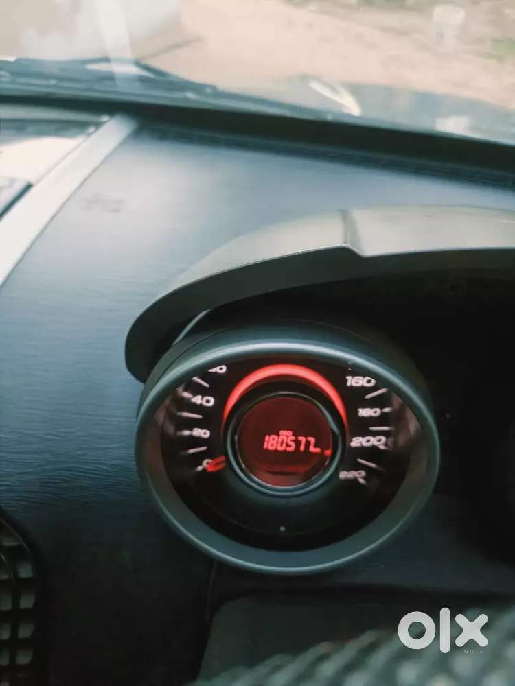 Mahindra Xuv500 2014 Diesel 180000 Km Driven
