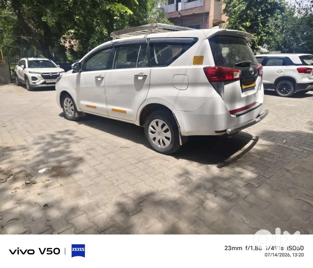 Toyota Innova Crysta Mt, 2.4 G, 2022