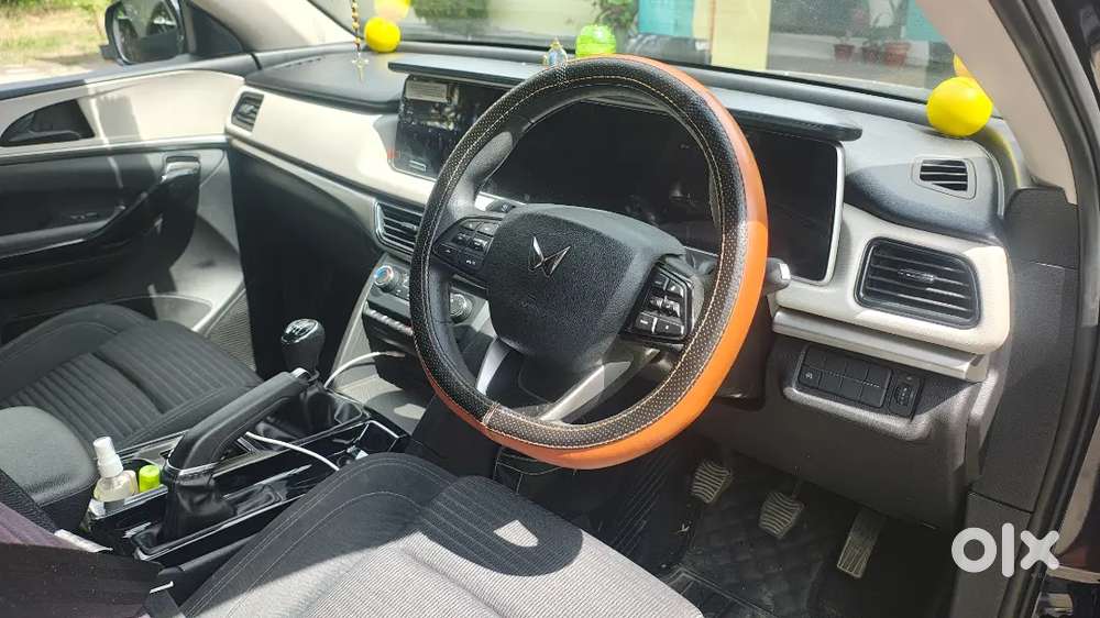 Mahindra Xuv700 Petrol 2025