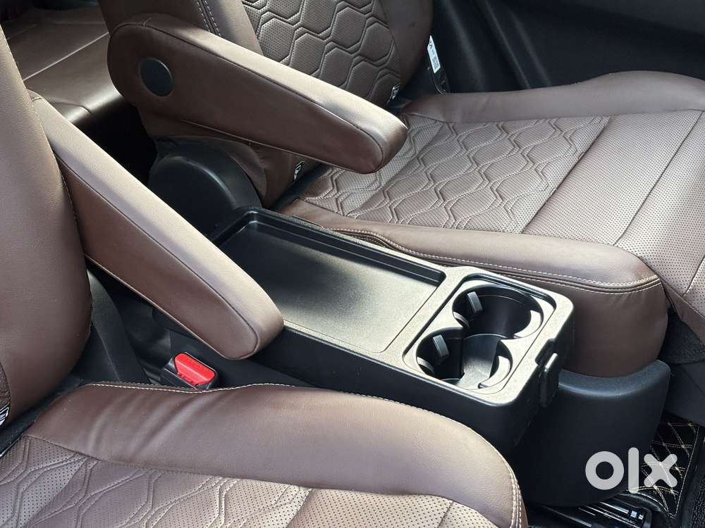 Toyota Innova Hycross 2.0 Zx Hybrid 7 Str, 2025, Petrol