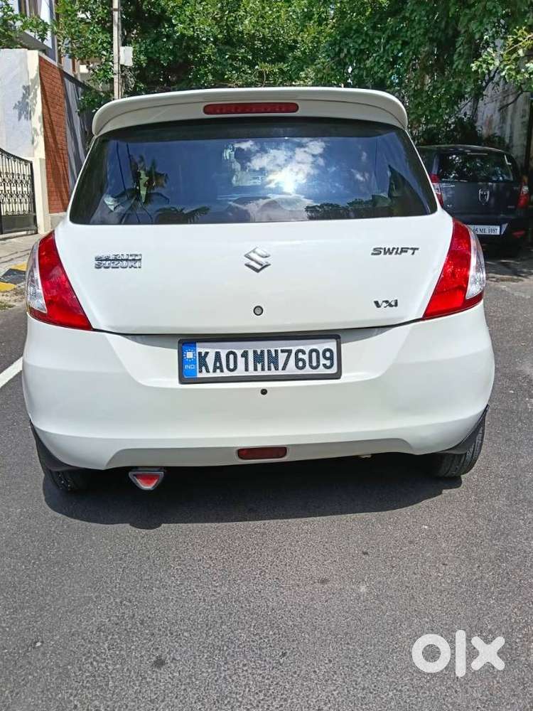 Maruti Suzuki Swift Vxi + Manual, 2016, Petrol