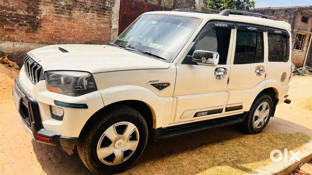 Mahindra Scorpio S6 Plus 2015