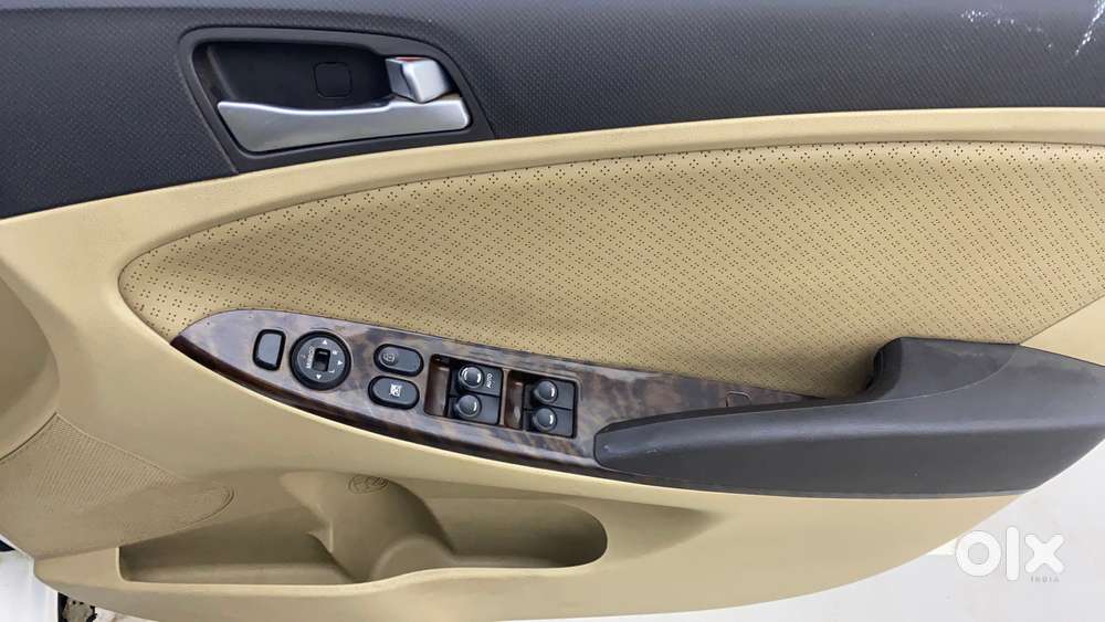 Hyundai Verna [2015-2018] Fluidic 4s 1.6 Vtvt Sx, 2015, Petrol