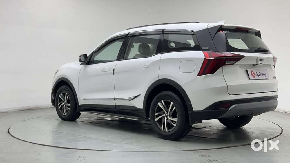 Mahindra Xuv700 2.0 Ax 5 Petrol Mt Str, 2022, Petrol