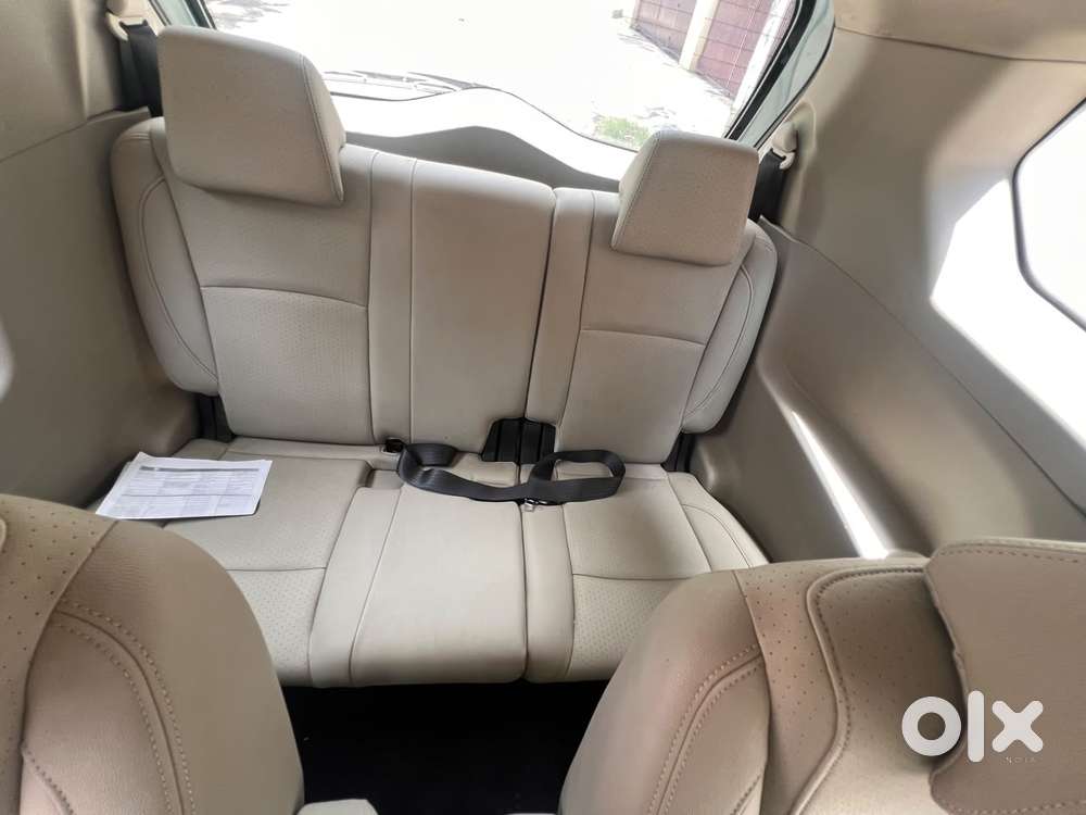 Mahindra Marazzo M8, 2018, Diesel