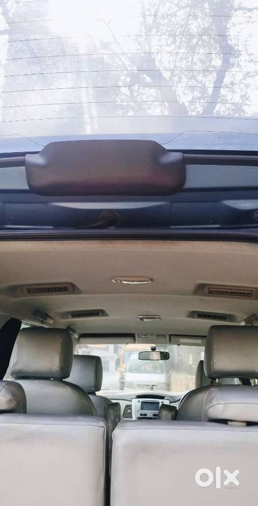 Toyota Innova 2.5 V 7seater Crysta Edition, 2012, Diesel