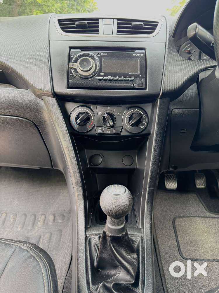 Maruti Suzuki Swift Lxi Optional-o, 2017, Petrol