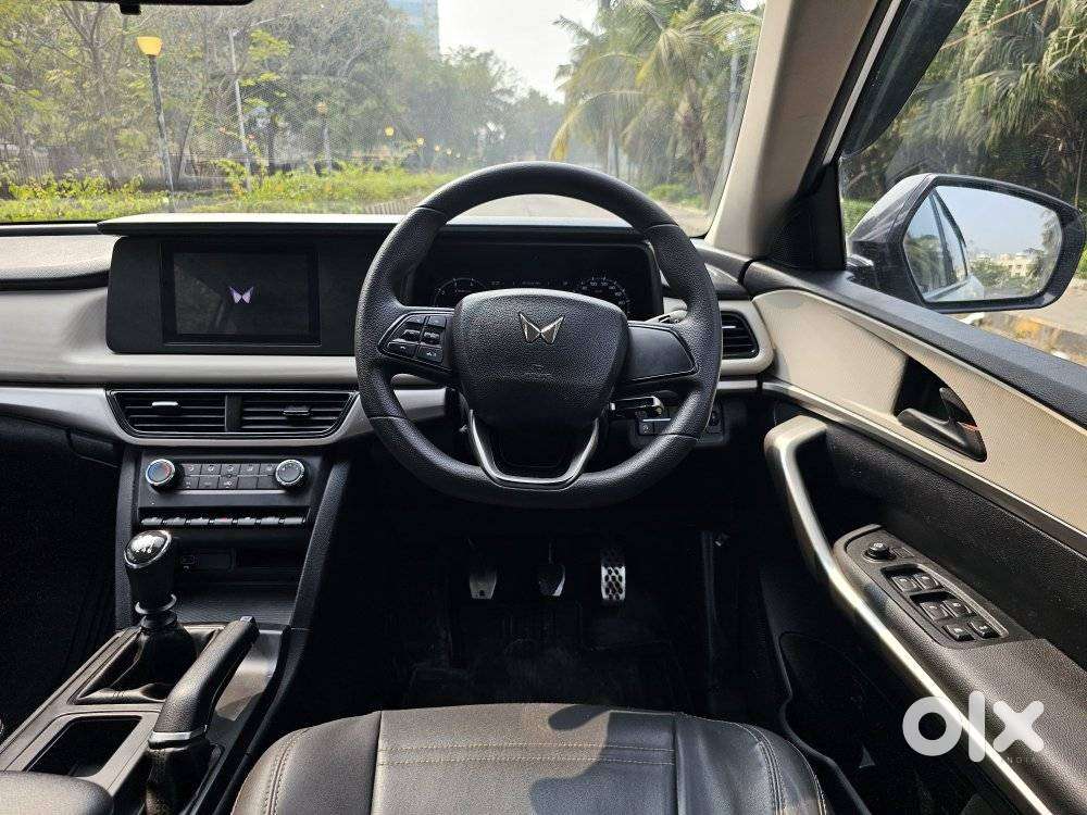 Mahindra Xuv700 2.2 Mx Diesel Mt 5 Str, 2022, Diesel