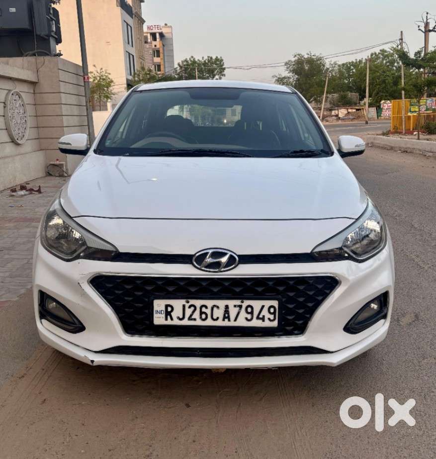 Hyundai I20 Sportz 1.2 Ivt Dual Tone, 2020, Petrol