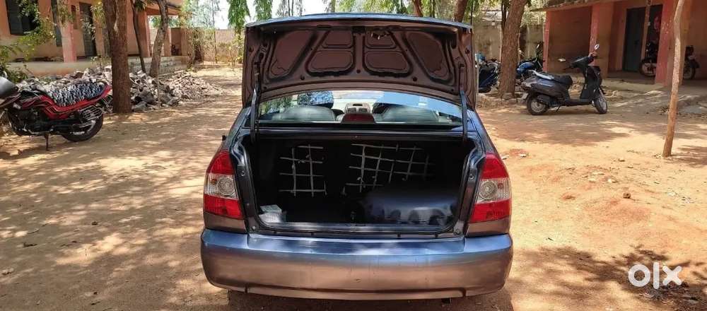 Showroom Track Hyundai Accent Executive Lpg 2009