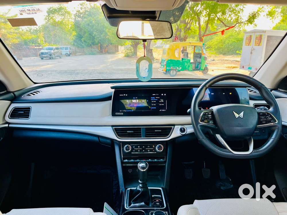 Mahindra Xuv700 2.2 Ax 7 Diesel Mt Str, 2024, Diesel