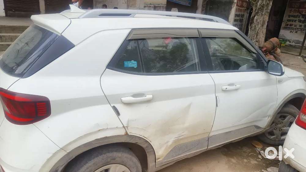 Hyundai Venue 2021 Petrol 116000 Km Driven