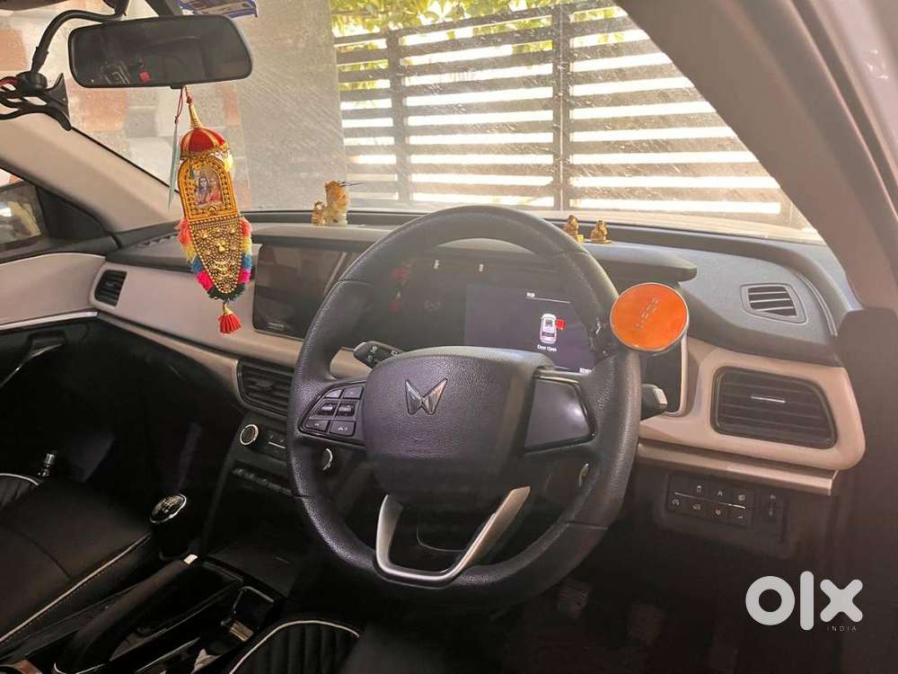 Mahindra Xuv700 2023 Diesel 34000 Km Driven With Excellent Condition.