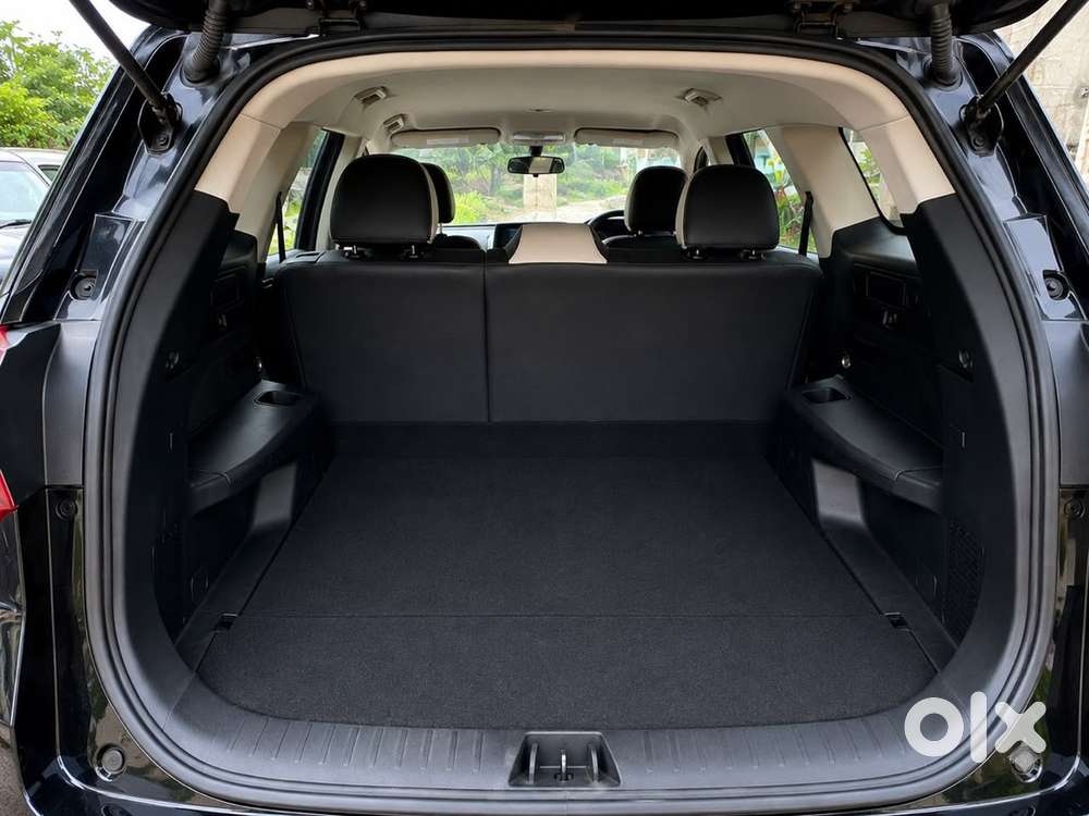 Mahindra Xuv700 2022 Petrol Well Maintained