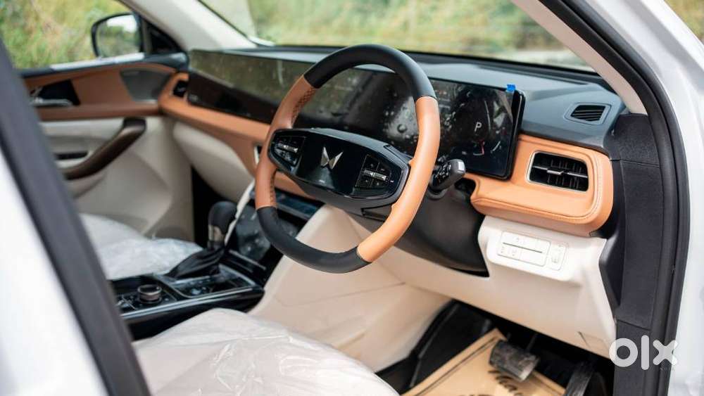 Mahindra Xuv 7xo Ax, 2026, Petrol