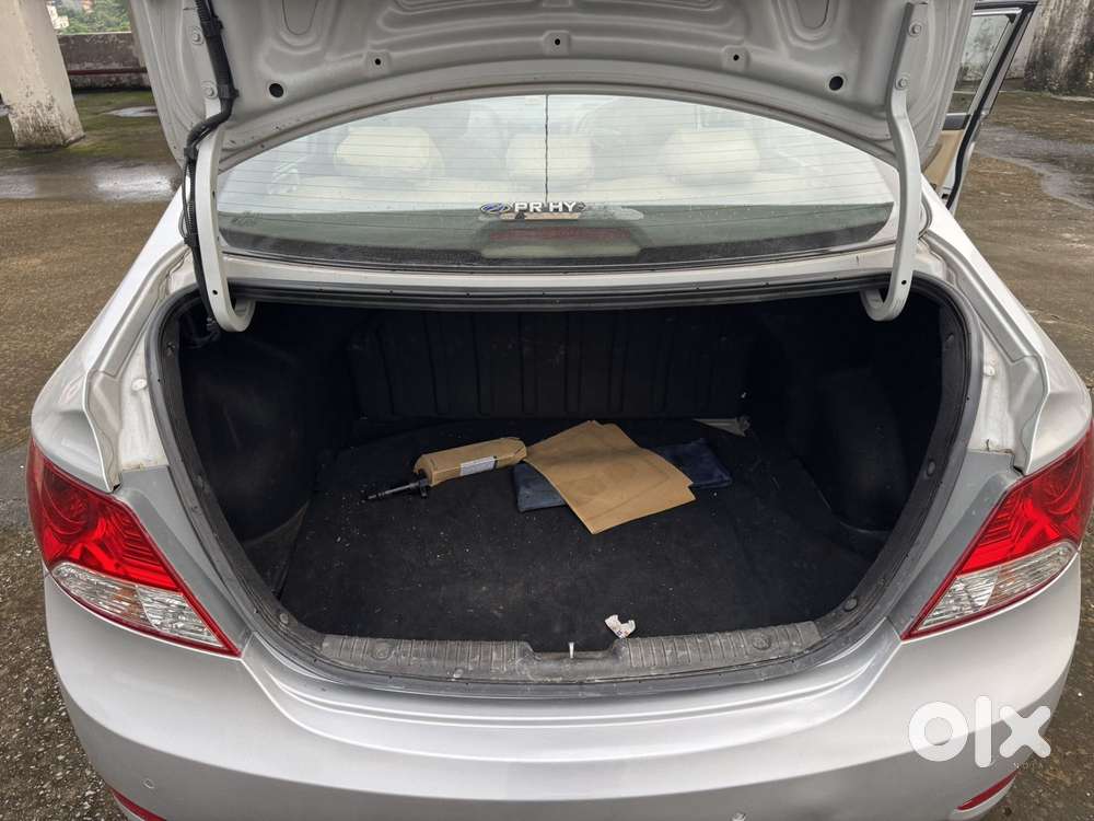 Hyundai Verna Fluidic 1.6 Vtvt Sx, 2013, Petrol