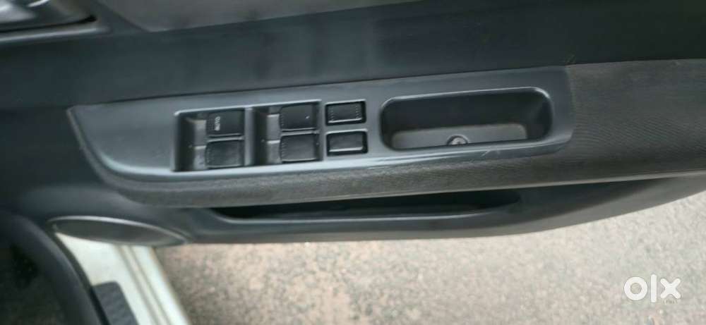 Maruti Suzuki Swift Lxi Optional-o, 2009, Petrol