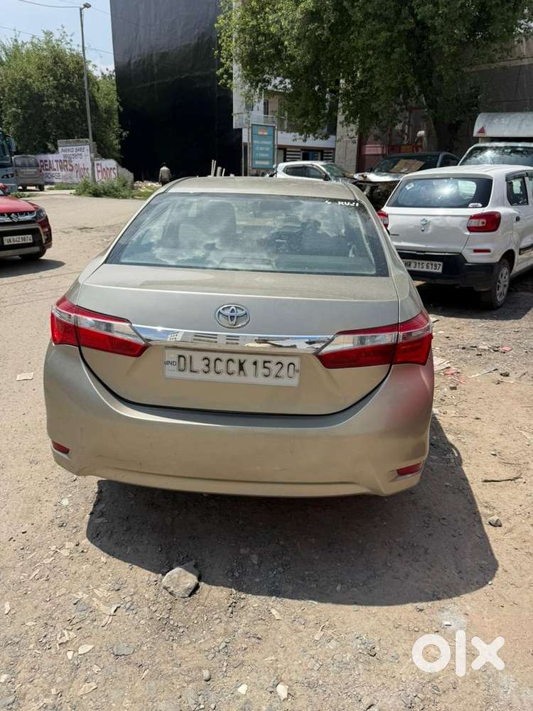 Toyota Corolla Altis 2015 Petrol Well Maintained