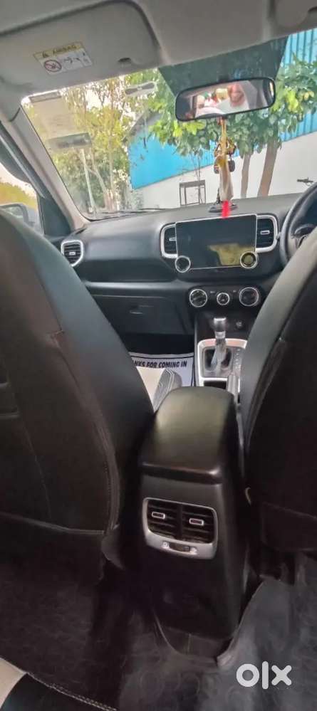 Hyundai Venue 2019 Petrol 69000 Km Driven Automatic