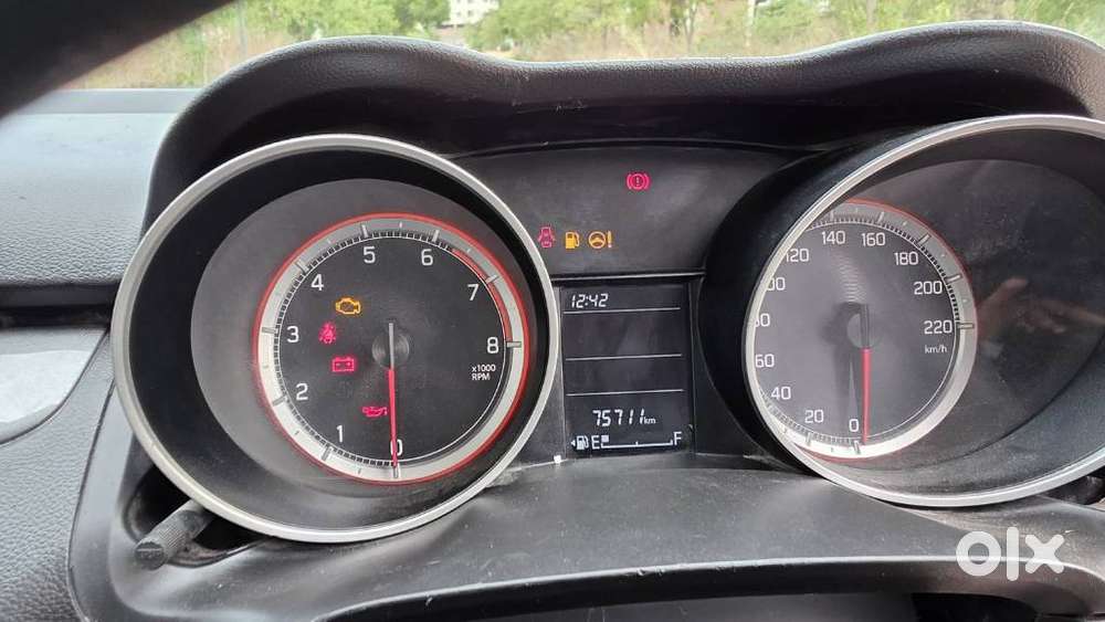 Maruti Suzuki Swift Vxi + Manual, 2022, Petrol