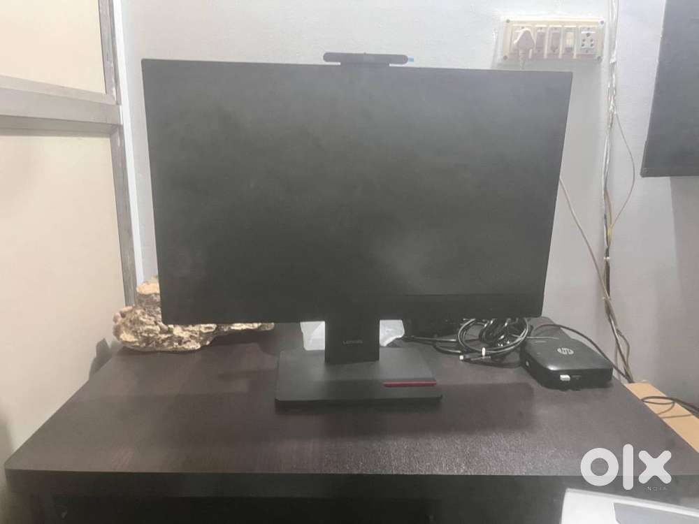 ThinkVision T27QD-4v 27-Inch 5MP AI Webcam, Height Adjustable Stand