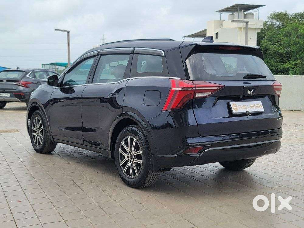 Mahindra Xuv700 2.0 Ax 7 Petrol At Str, 2023, Petrol