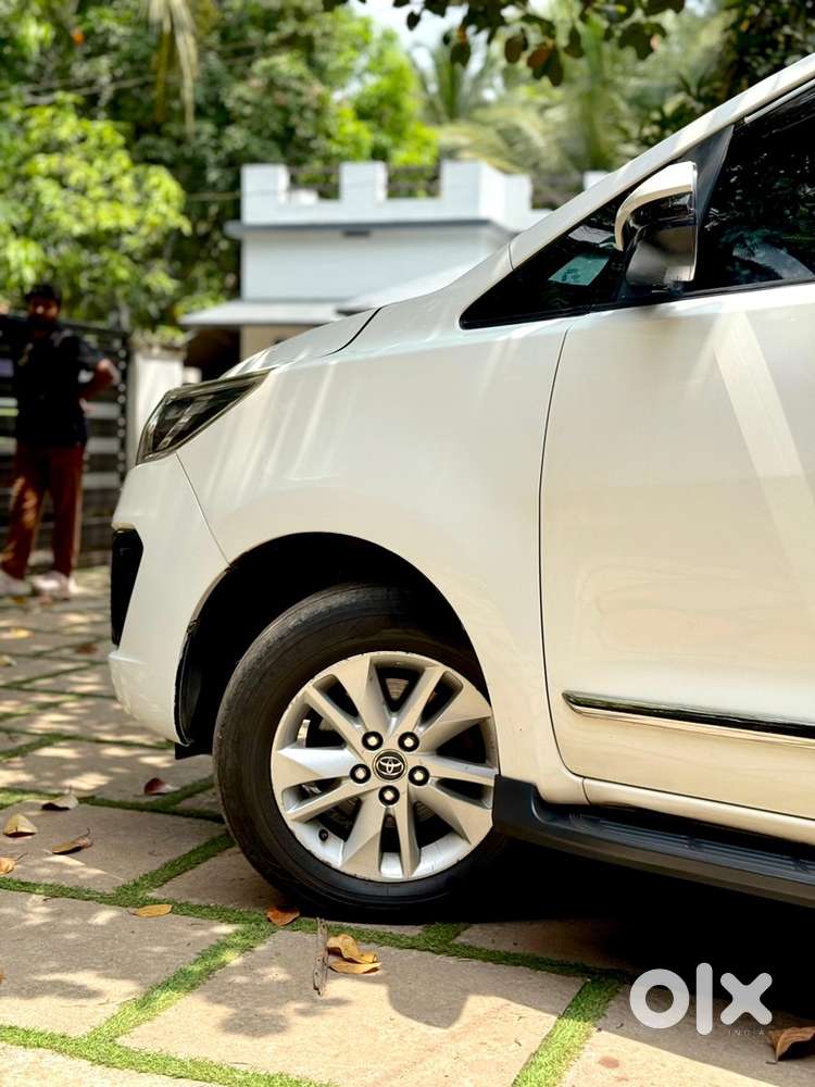 Toyota Innova Crysta Diesel 2018 8 Seat