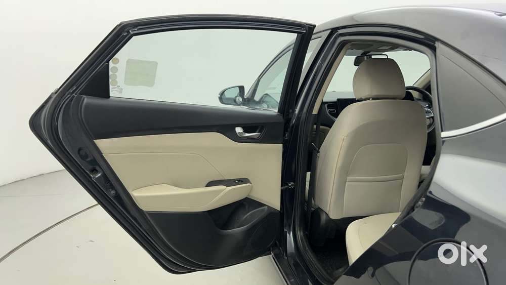 Hyundai Verna 1.5 Sx Vtvt Ivt, 2022, Petrol