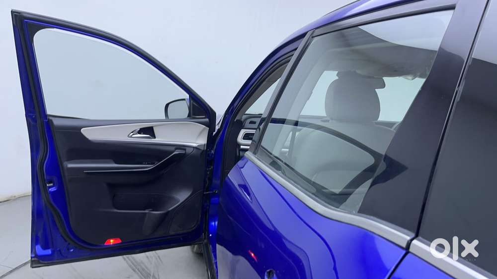 Mahindra Xuv700 2.2 Ax 7 Diesel At Luxury Pack Str, 2023, Diesel