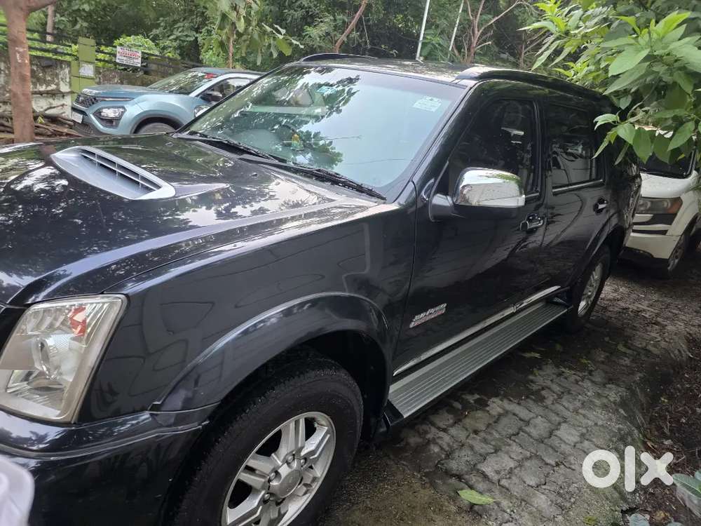 Isuzu Mu7 Diesel At Premium 2015 December