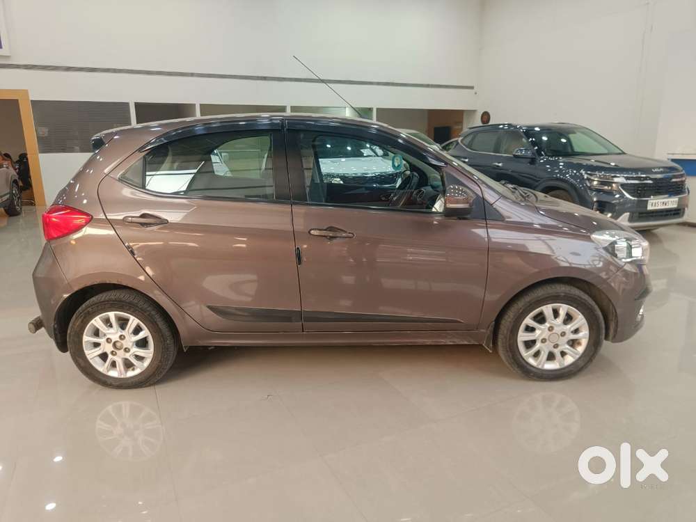 Tata Tiago 1.2 Revotron Xza, 2017, Petrol