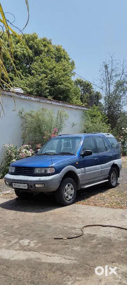 Tata Safari 2004