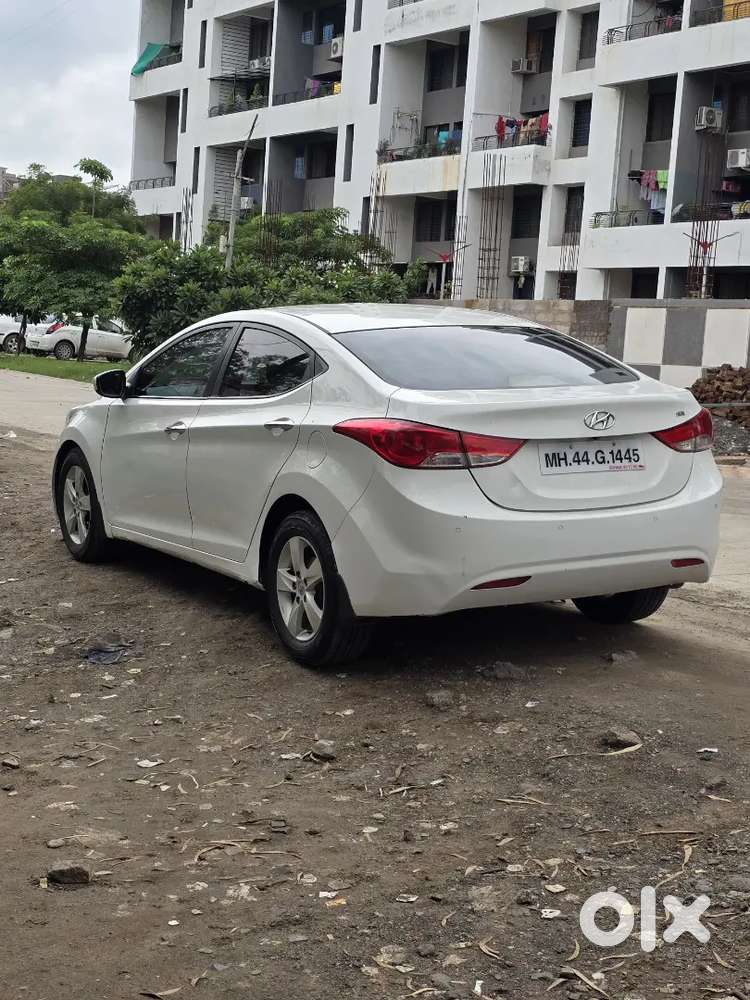 Hyundai New Elantra 2014 Diesel 147000 Km Driven