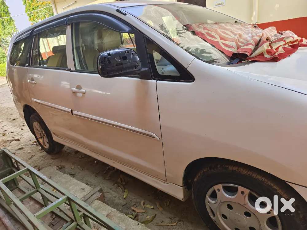 Toyota Innova 2014 Diesel 200000 Km Driven