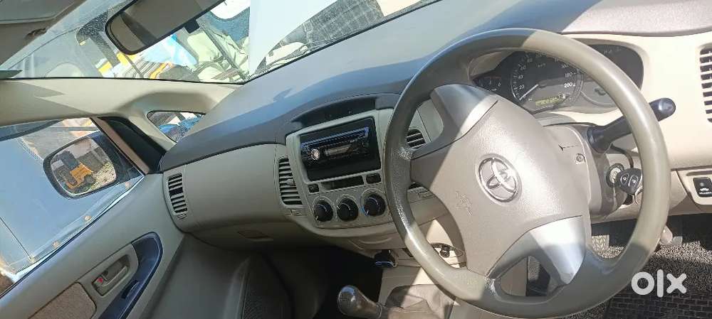 Toyota Innova 2013 Diesel 240000 Km Driven